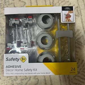 Nwt baby safety proofing kit